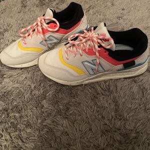 New balance 997H tennis shoes size 6